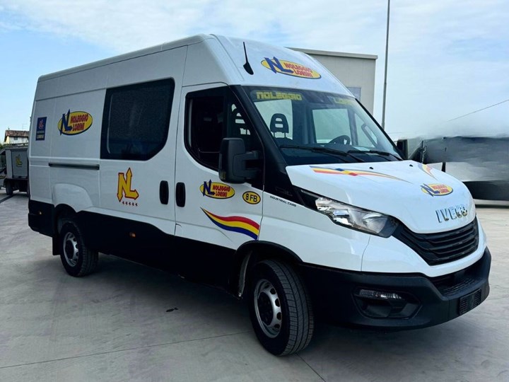 FURGONE 7 POSTI CHIUSO NOLEGGIO LORINI