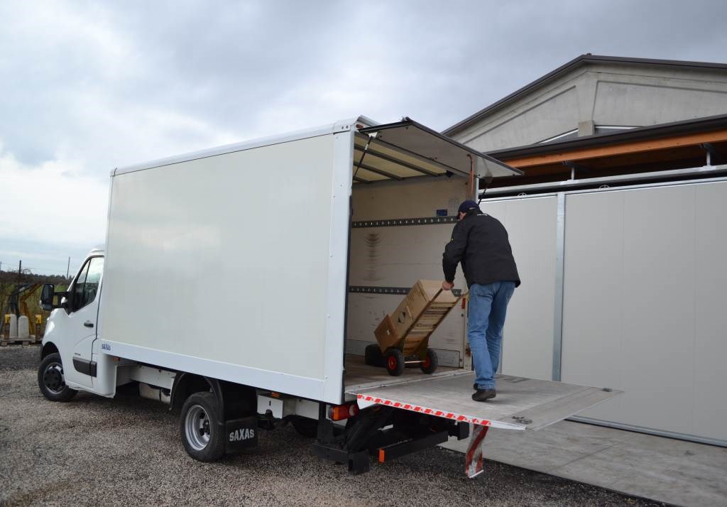 furgone con sponda idraulica