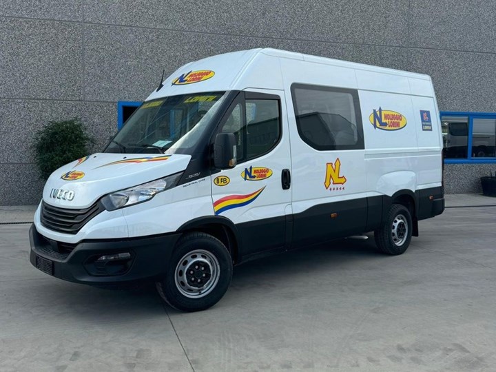 FURGONE 7 POSTI CHIUSO NOLEGGIO LORINI