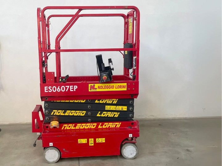 Piattaforma pantografo 6m Noleggio Lorini