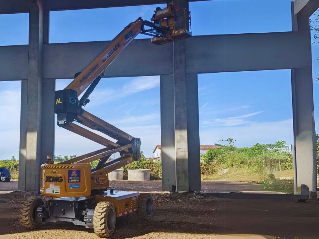 PIATTAFORMA AEREA SEMOVENTE NOLEGGIO LORINI