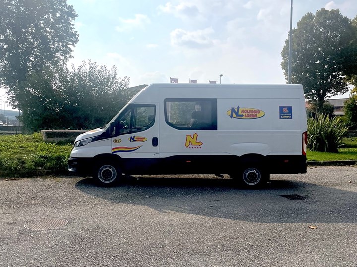 FURGONE 7 POSTI NOLEGGIO LORINI BRESCIA