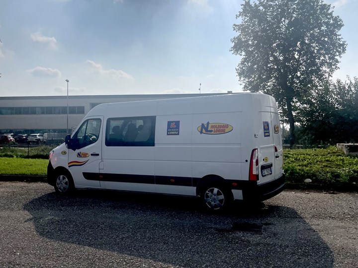 FURGONE 7 POSTI NOLEGGIO LORINI BRESCIA